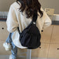 Un Mochila Bandolera Versátil y Elegante con una gran Capacidad